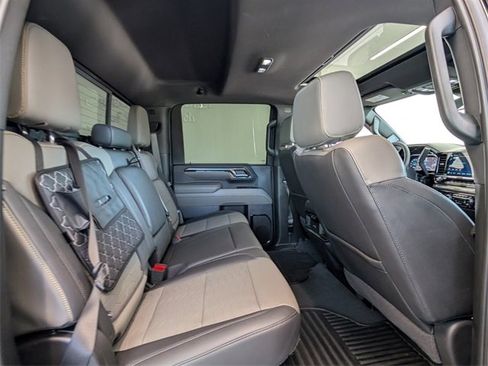 Used 2024 Chevrolet Silverado 2500 ZR2 image 17