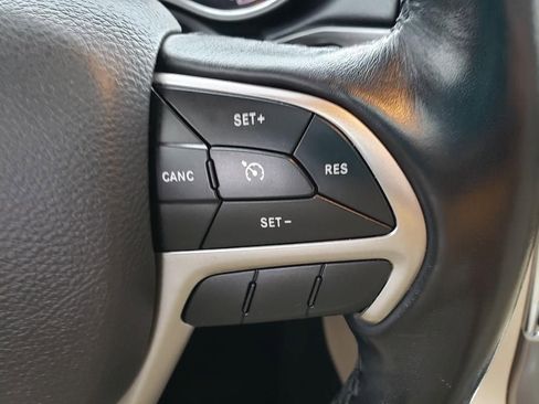 Used 2019 Jeep Grand Cherokee Limited w/ Luxury Group II AWD/4WD image 15