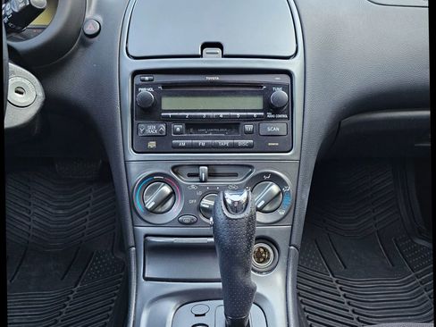 Used 2003 Toyota Celica GT image 25