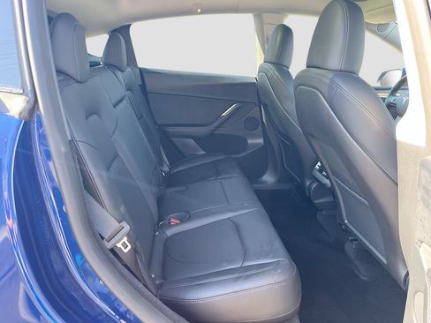 Used 2024 Tesla Model Y Long Range AWD/4WD image 28