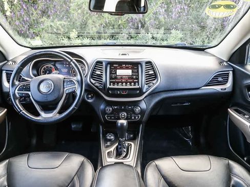 Used 2018 Jeep Cherokee Limited image 11