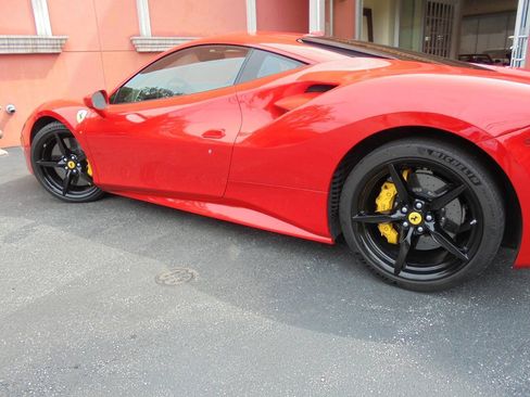 Used 2017 Ferrari 488 GTB RWD image 28