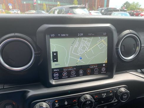Used 2020 Jeep Gladiator Overland AWD/4WD image 13