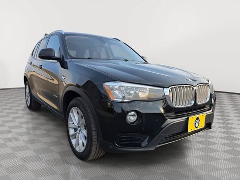 Used 2017 BMW X3 xDrive28i AWD/4WD image 3