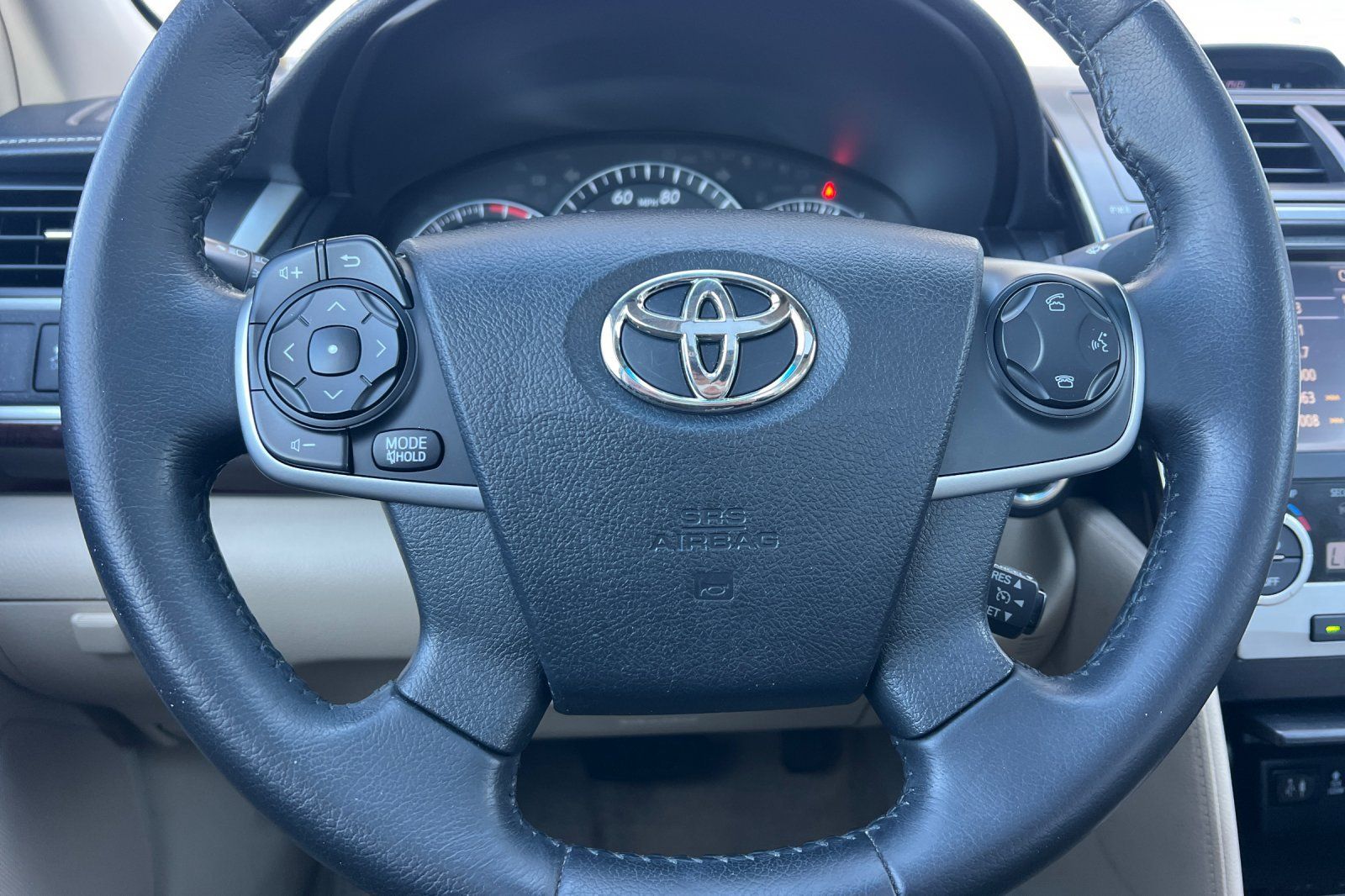 Used 2014 Toyota Camry XLE w/ Leather Package FWD image 22
