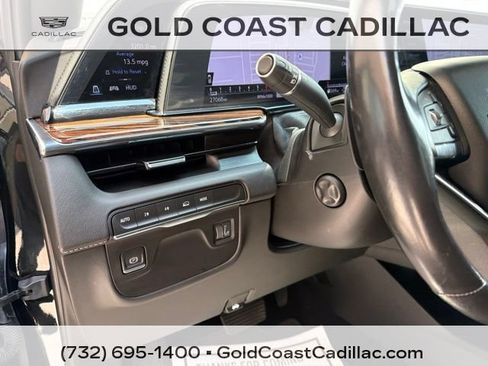 Used 2023 Cadillac Escalade Premium Luxury AWD/4WD image 23