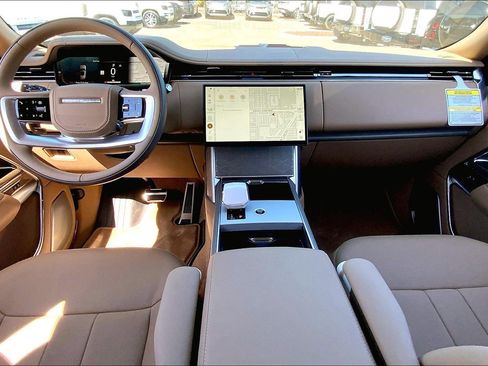 New 2025 Land Rover Range Rover SV image 6