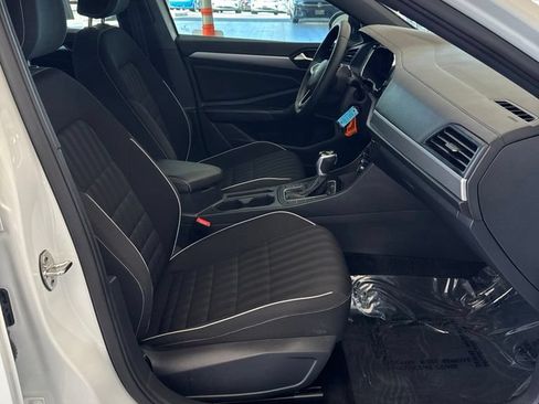 Certified 2024 Volkswagen Jetta Sport FWD image 9