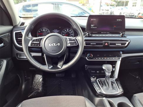 Used 2022 Kia Seltos S image 11