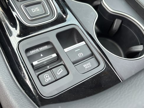 Certified 2025 Honda Pilot Elite image 23