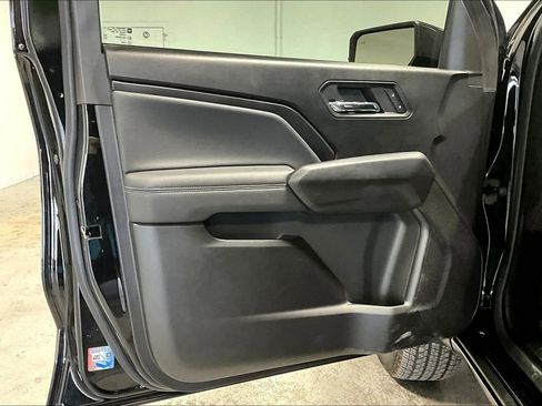 Used 2024 Chevrolet Colorado LT w/ LT Convenience Package II image 20