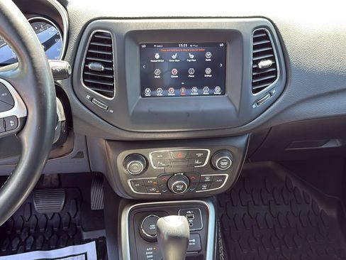 Used 2021 Jeep Compass Latitude w/ Driver Assistance Group AWD/4WD image 20