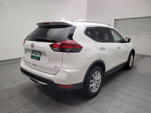 Used 2020 Nissan Rogue SV FWD image 9