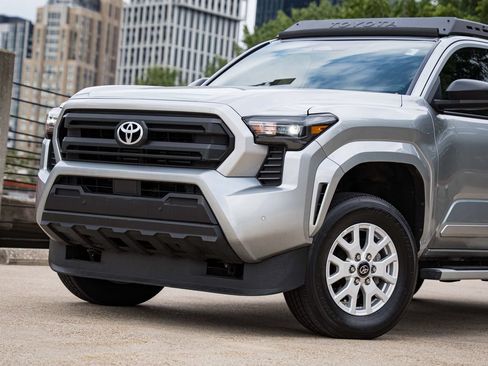 Used 2024 Toyota Tacoma SR w/ SR Upgrade Package AWD/4WD image 2