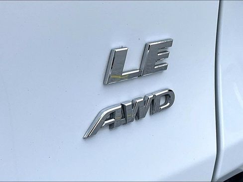 Used 2020 Toyota RAV4 LE w/ All Weather Liner Package AWD/4WD image 24