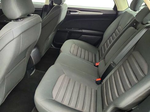 Used 2018 Ford Fusion SE image 19