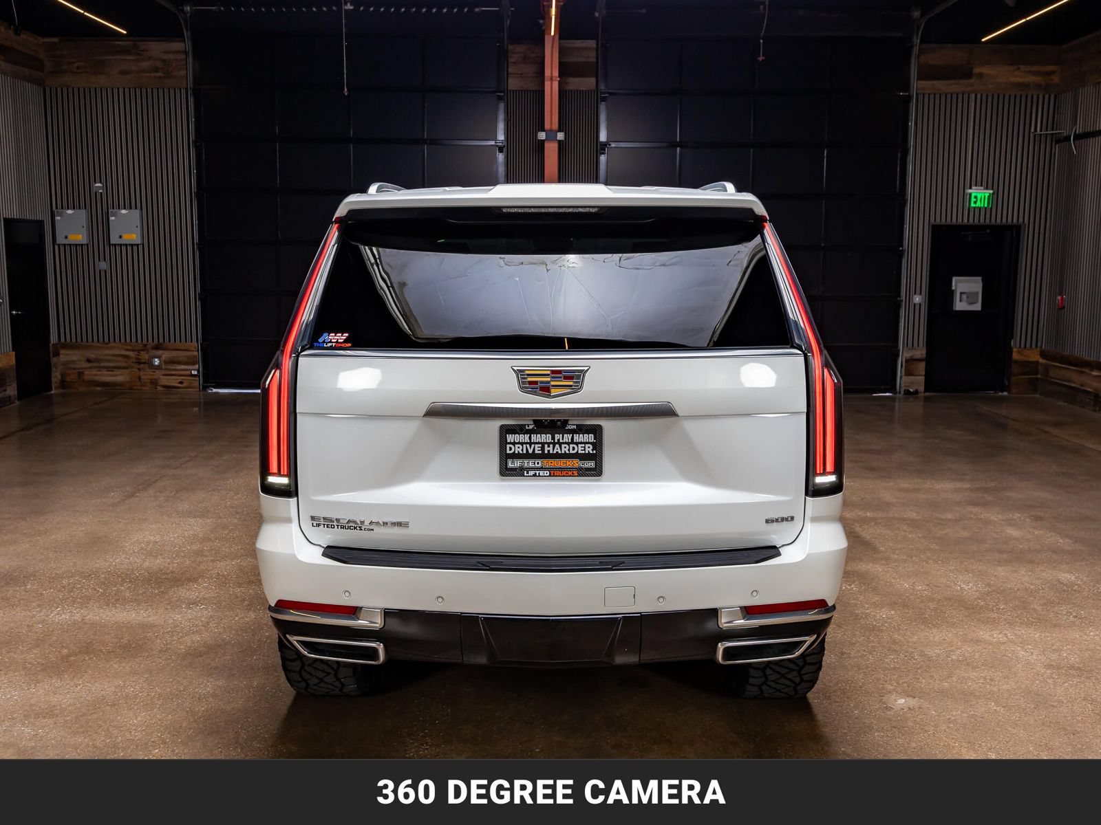 Used 2025 Cadillac Escalade Premium Luxury w/ LPO, Floor Liner Package AWD/4WD image 8