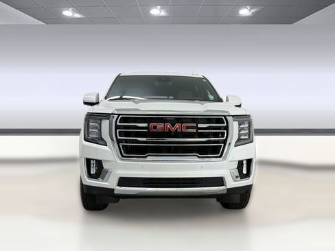 Used 2024 GMC Yukon XL SLT w/ SLT Premium Package AWD/4WD image 6