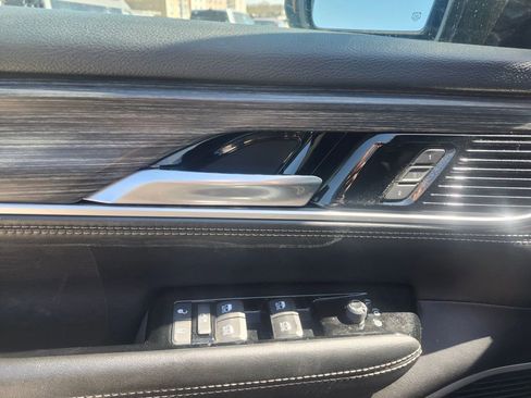 Used 2024 Jeep Wagoneer Series II w/ Flexible Seating Group image 11