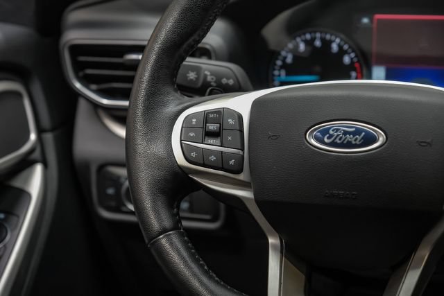 Used 2021 Ford Explorer XLT w/ Equipment Group 202A AWD/4WD image 21