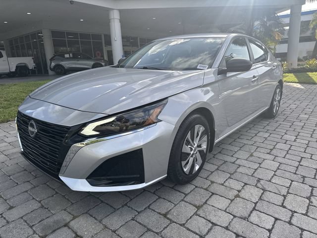 Used 2025 Nissan Altima 2.5 S FWD image 20