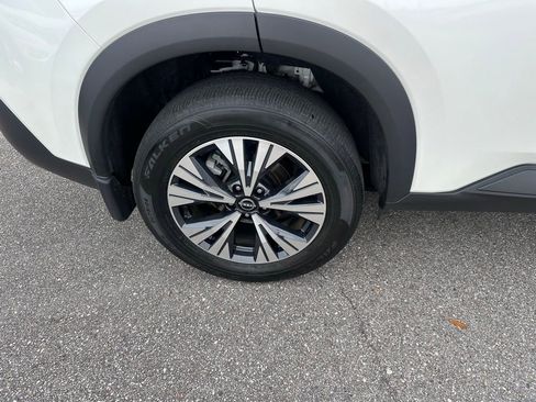 Used 2023 Nissan Rogue SV image 5