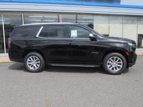Used 2022 Chevrolet Tahoe Premier RWD image 2