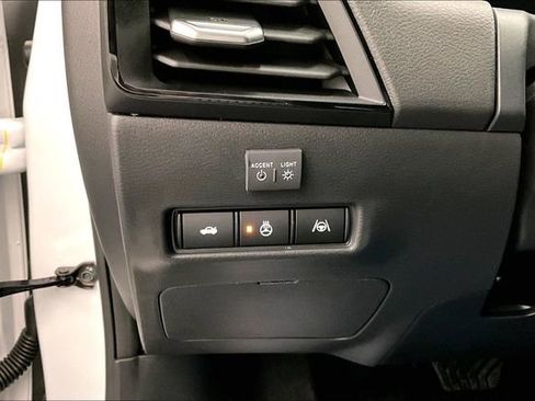 New 2026 Nissan Sentra SR image 28