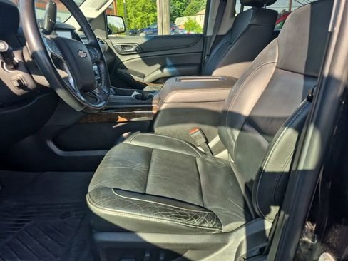 Used 2019 Chevrolet Suburban LT AWD/4WD image 11