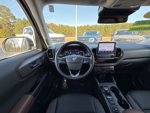 Used 2024 Ford Bronco Sport Outer Banks w/ Tech Package image 12