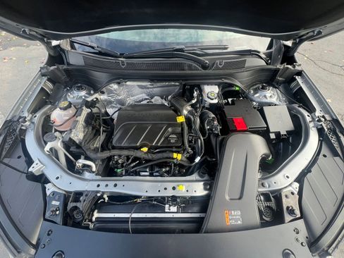 Used 2025 Chevrolet Trax LT w/ LT Convenience Package image 32