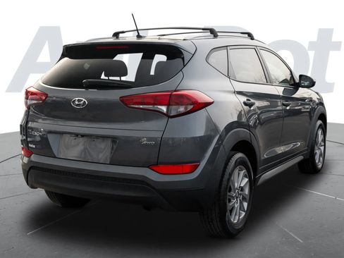 Used 2017 Hyundai Tucson SE image 3