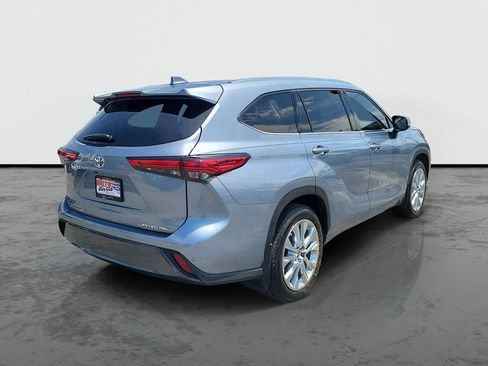 Used 2021 Toyota Highlander Limited AWD/4WD image 2
