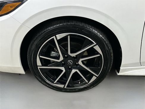 Used 2025 Nissan Sentra SR image 5