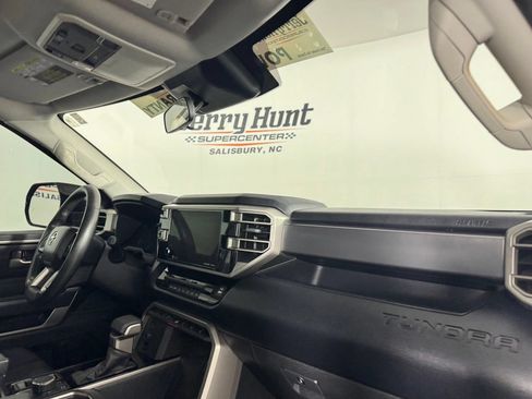 Used 2023 Toyota Tundra SR5 w/ SR5 Convenience Package AWD/4WD image 32