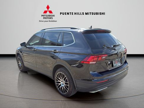 Used 2019 Volkswagen Tiguan SE w/ Panoramic Sunroof Package FWD image 7