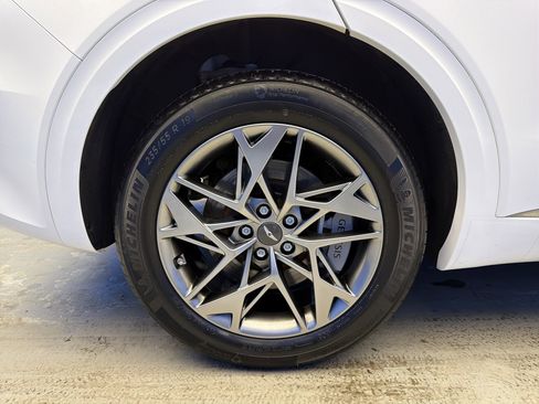 Used 2023 Genesis GV70 2.5T w/ Select Package image 9