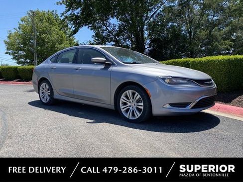 Used 2016 Chrysler 200 Limited w/ Convenience Group FWD image 1