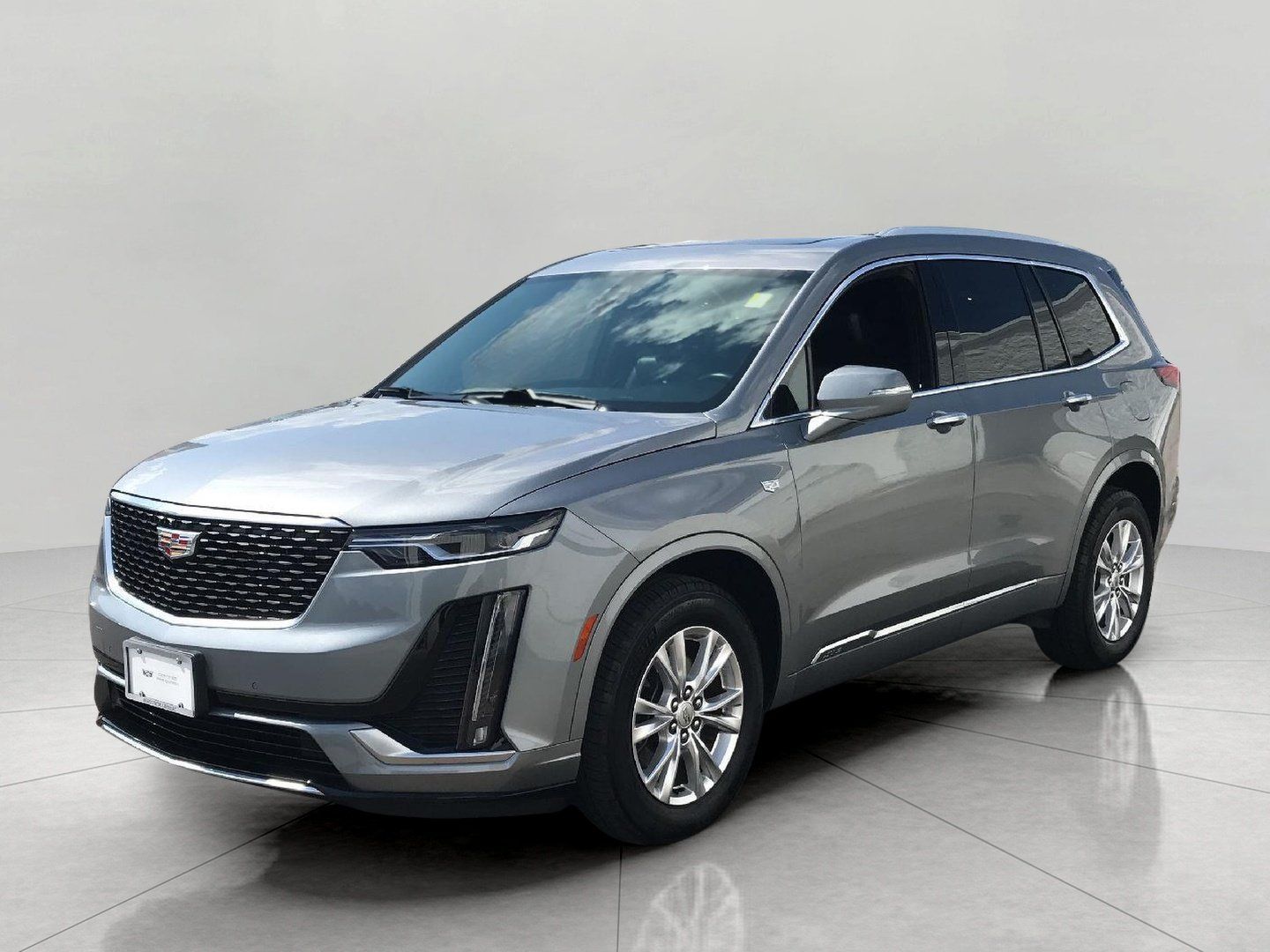 Certified 2024 Cadillac XT6 Luxury w/ LPO, Floor Liner Package AWD/4WD image 10