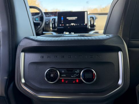 New 2025 Ford Expedition Max Platinum w/ Stealth Performance Package image 26