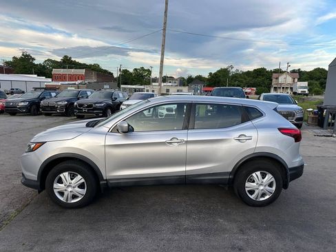 Used 2018 Nissan Rogue Sport S FWD image 7