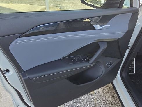 New 2026 Volkswagen Tiguan SE R-Line image 10