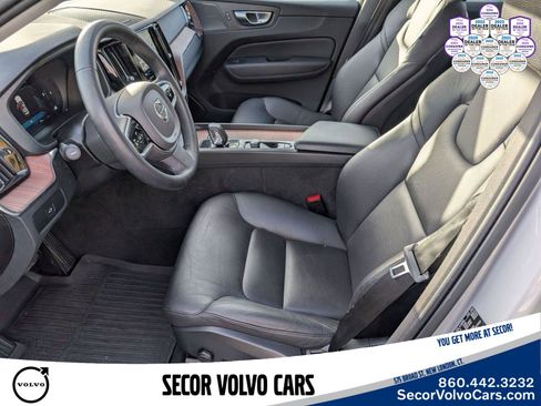 Certified 2023 Volvo XC60 B5 Plus AWD/4WD image 7