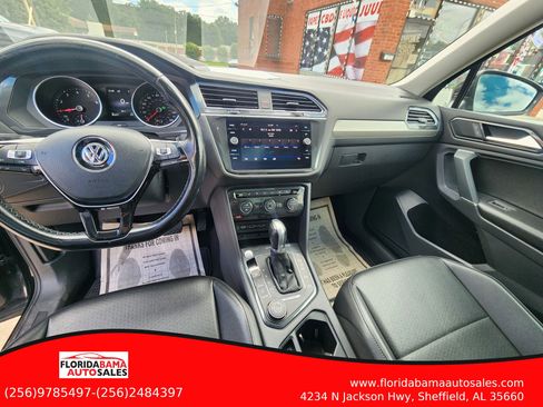 Used 2018 Volkswagen Tiguan SEL AWD/4WD image 17
