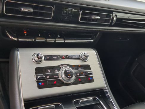 Used 2023 Lincoln Aviator AWD image 18
