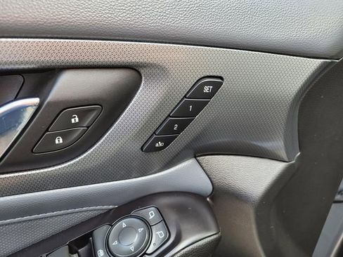 Used 2018 Chevrolet Traverse Premier w/ Driver Confidence II Package image 22