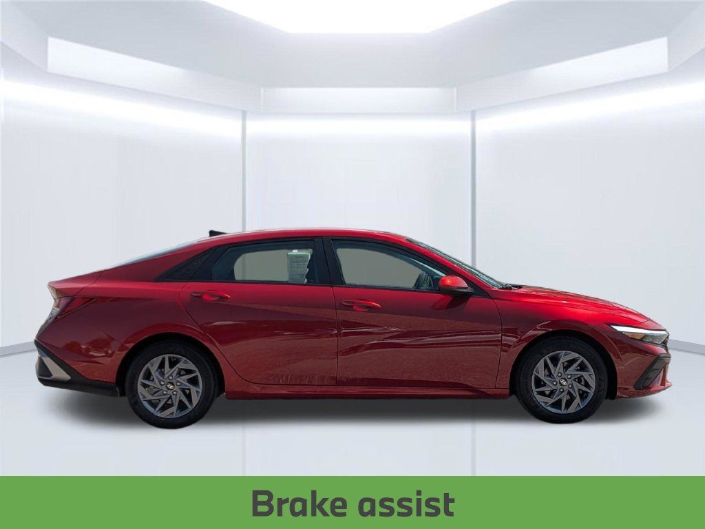 Used 2024 Hyundai Elantra SEL FWD image 9