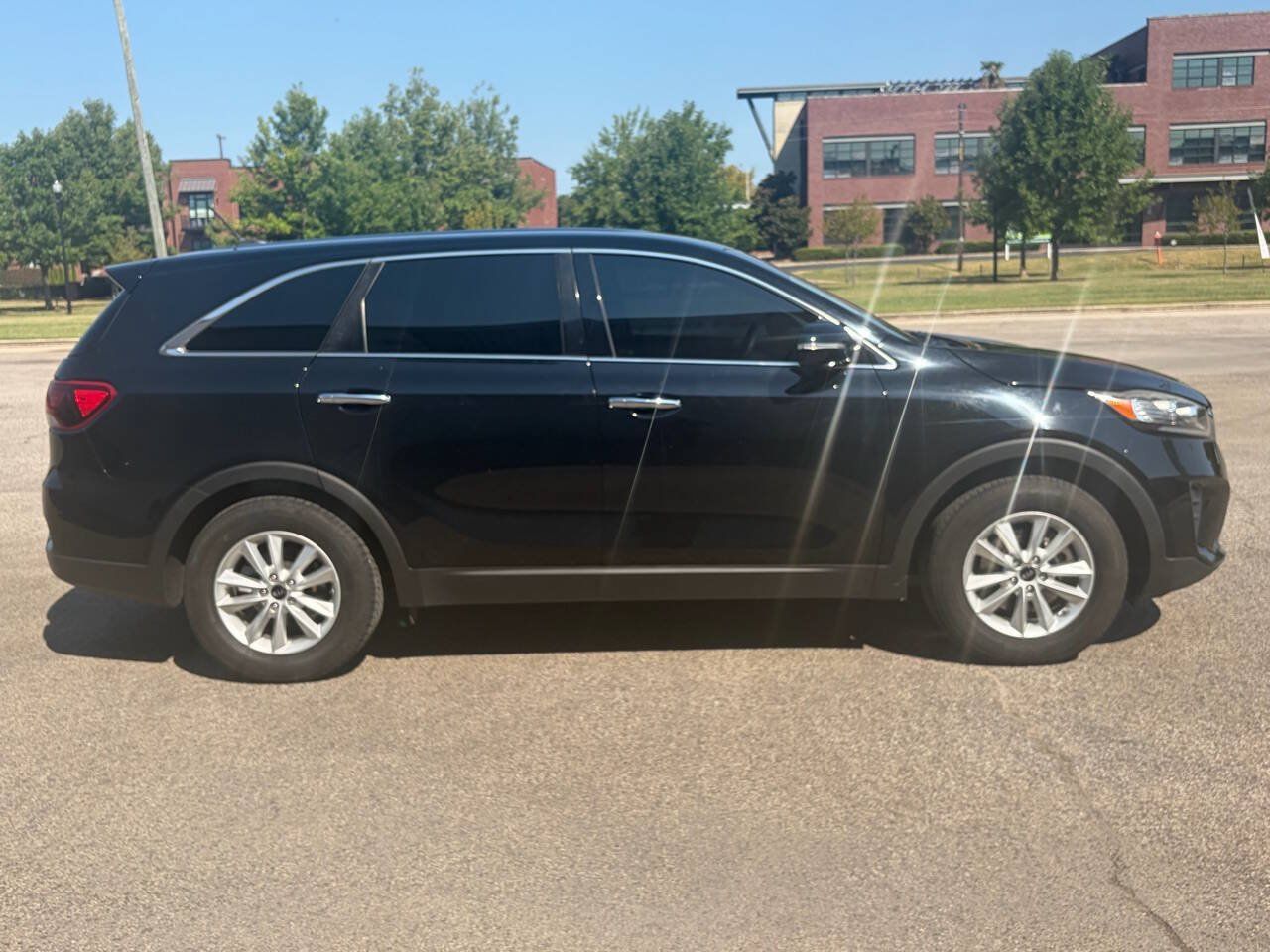 Used 2019 Kia Sorento L FWD image 4