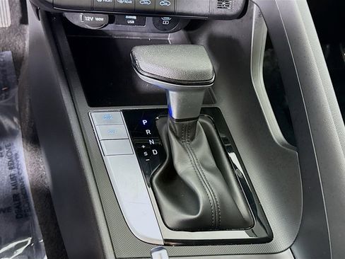 Used 2024 Hyundai Elantra SEL image 10