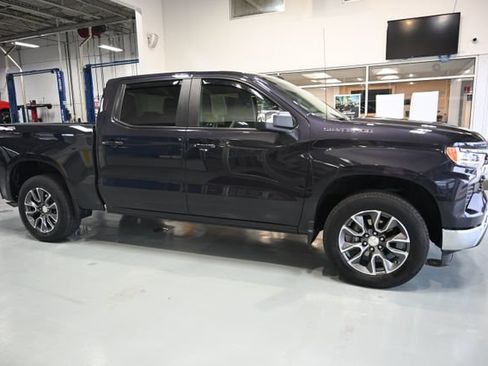 Used 2023 Chevrolet Silverado 1500 LT AWD/4WD image 4